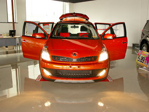 2010款1.3L 手动冠军版 车门全开