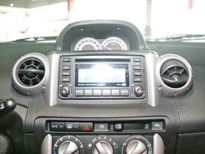 2010款1.3L 手动冠军版 中控区