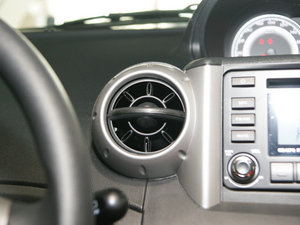 2010款1.3L 手动冠军版 空调出风口