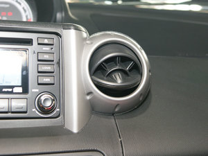 2010款1.3L 手动冠军版 中控区