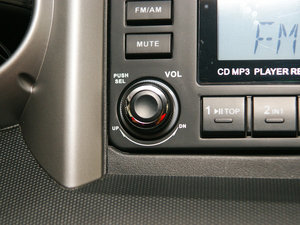 2010款1.3L 手动冠军版 中控区