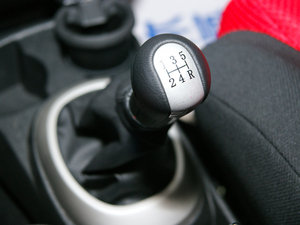 2010款1.3L 手动冠军版 中控区