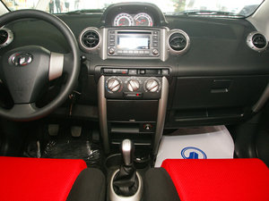 2010款1.3L 手动冠军版 中控台