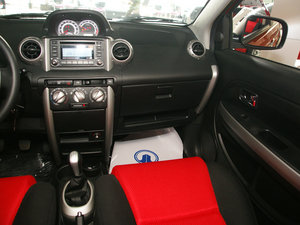 2010款1.3L 手动冠军版 中控区