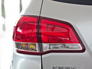 2011款2.0L 手动两驱精英版 细节外观
