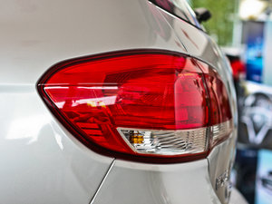2011款2.0L 手动两驱精英版 细节外观