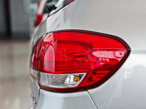 2011款2.0L 手动两驱精英版 细节外观