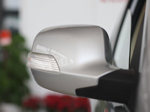 2011款2.0L 手动两驱精英版 细节外观