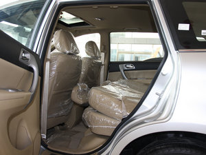 2011款2.0L 手动两驱精英版 后排座椅放倒