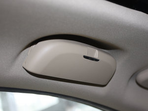 2011款2.0L 手动两驱精英版 空间座椅