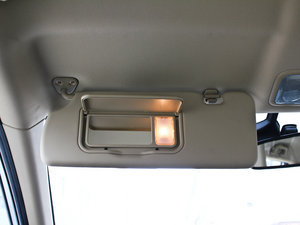 2011款绿静 2.0T 手动两驱精英版 遮阳板（左）