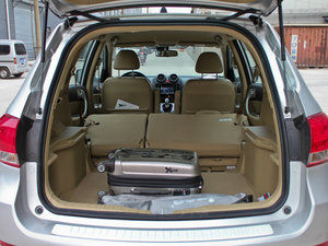 2011款绿静 2.0T 手动两驱精英版 空间座椅