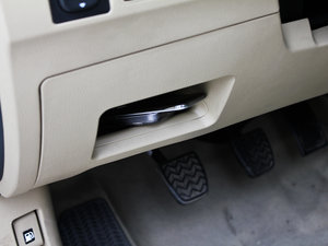 2011款绿静 2.0T 手动两驱精英版 空间座椅