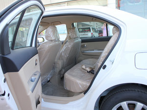 2010款1.5L 舒适版 后排空间