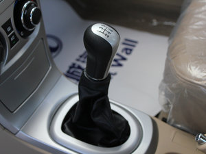 2010款1.5L 舒适版 换挡杆