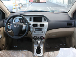 2010款1.5L 舒适版 内饰全景
