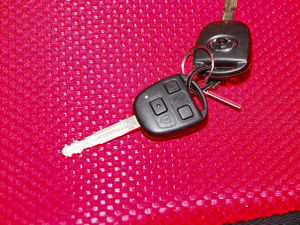 2010款1.3L 手动冠军版 车钥匙