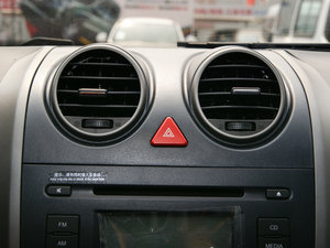2010款2.4L 两驱舒适型 空调出风口