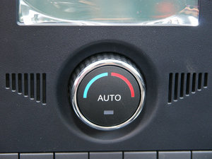 2010款2.4L 两驱舒适型 中控区
