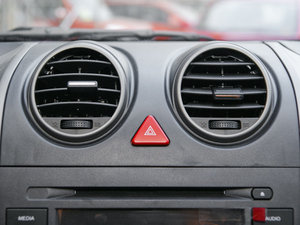 2010款2.4L 两驱豪华型 空调出风口