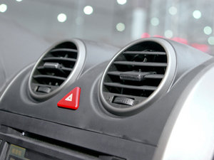 2010款2.4L 两驱豪华型 中控区