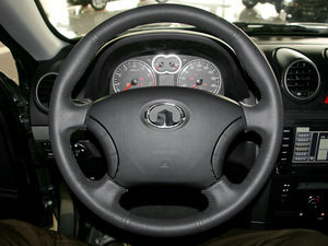 2010款2.0L 锐意版 两驱精英型 方向盘