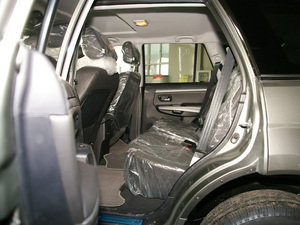 2010款2.0L 锐意版 两驱精英型 后排空间