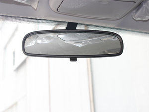 2010款2.0L 锐意版 两驱豪华型 车内后视镜