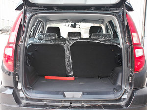 2010款2.0L 锐意版 两驱豪华型 行李厢空间