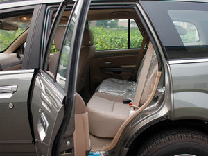 2010款2.4L 领先版 两驱豪华型 后排空间