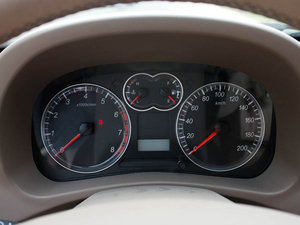 2010款2.4L 领先版 两驱豪华型 仪表