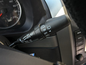 2011款智尊版 2.0L 两驱天窗型  中控区