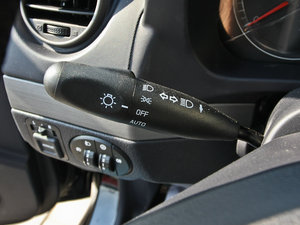 2011款智尊版 2.0L 两驱天窗型  中控区