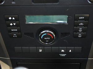 2011款智尊版 2.0L 两驱天窗型  中控区