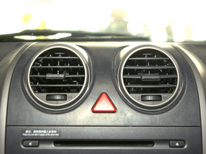 2011款智尊版 2.4L 两驱豪华限滑差速型  空调出风口