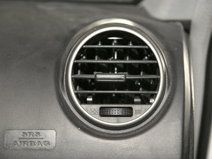 2011款智尊版 2.4L 两驱豪华限滑差速型  中控区