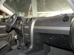 2011款智尊版 2.4L 两驱豪华限滑差速型  中控区