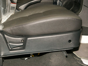 2011款智尊版 2.4L 两驱豪华限滑差速型  空间座椅