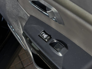 2011 2.0L (q)Ӣ  п؅^(q)