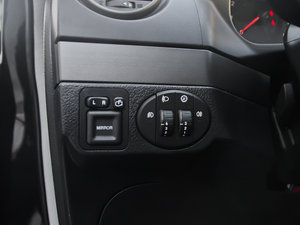 2011 2.0L (q)Ӣ  п؅^(q)