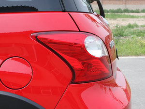 2011款1.5L MT 细节外观