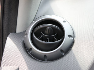 2011款1.5L MT 中控区