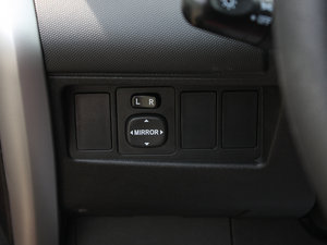 2011款1.5L MT 中控区