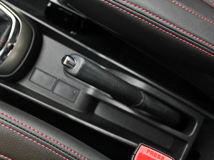 2012款1.5L 手动舒适版 驻车制动器