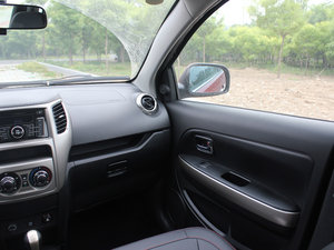 2012款1.5L 手动舒适版 中控区