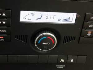 2012款欧风版 2.4L 两驱舒适型 中控区