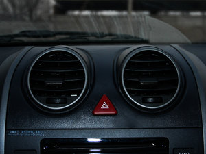 2012款欧风版 2.0L 两驱豪华型 空调出风口