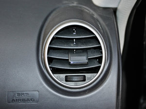 2012款智尊版 绿静 2.0T 自动两驱舒适型 中控区