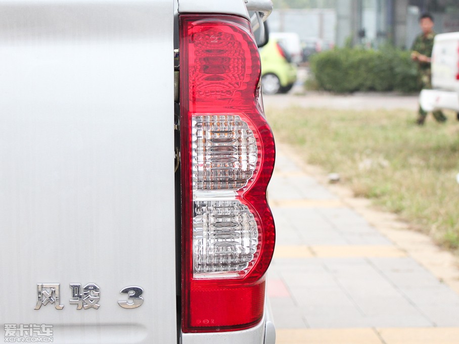 2011LE3 ؔ 2.2L СpźA