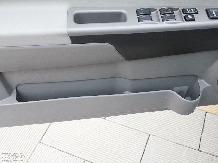 2011LE3 ؔ 2.2L СpźA